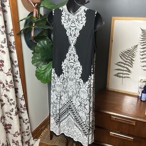 Tiana B Sleeveless Black and White Dress